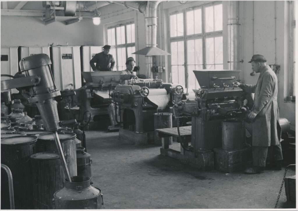 FA-FREILACKE_27000403_001