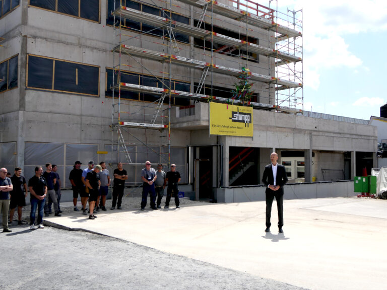 Topping-out ceremony for the new Product Technology Centre (PTC) at FreiLacke